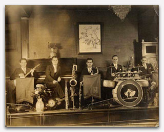 Paul Clemente on Banjo and Violin Hong Feng Restaurant 1930